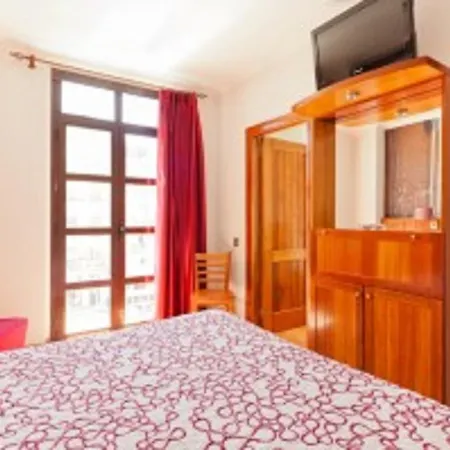 Placa De La Font Hotel *